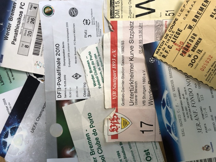 Sammlung alter Eintrittskarten von Werder-Spielen aus mehreren Jahrzehnten